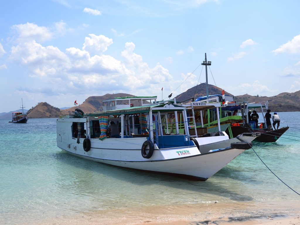 Flores, Komodo, omgebouwde vissersboot | Rama Tours
