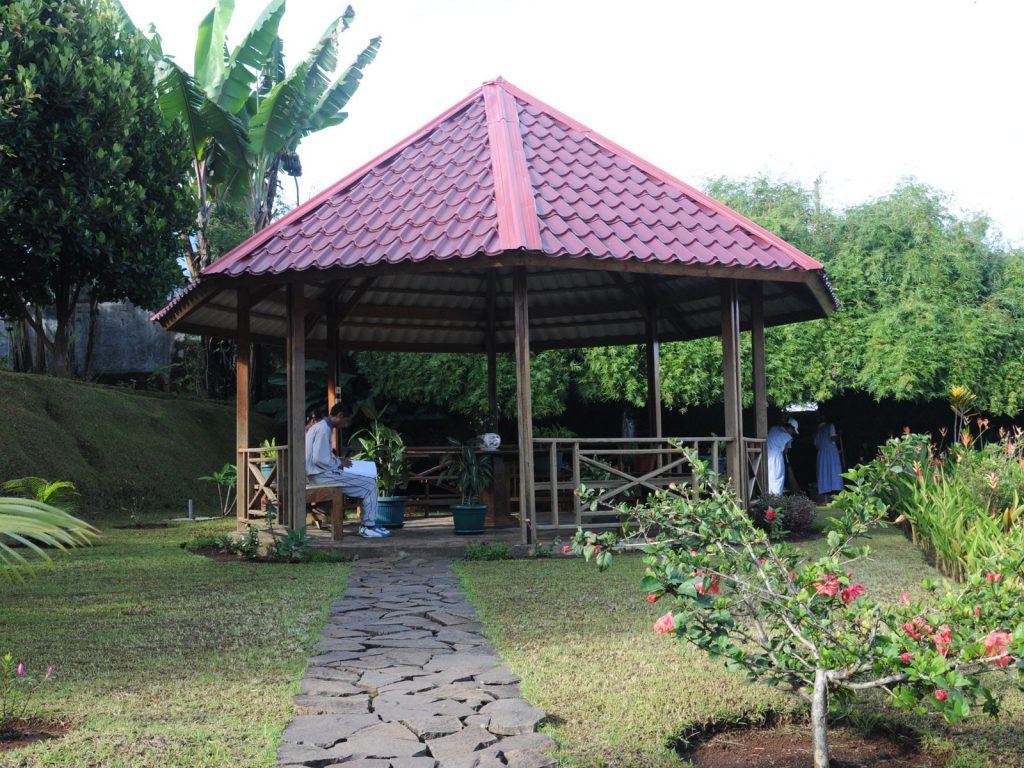 Flores, Ruteng, Santa Maria Berduka Cita | Rama Tours
