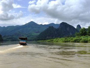 rondreis laos boottocht mekong rivier hoogtepunt 8