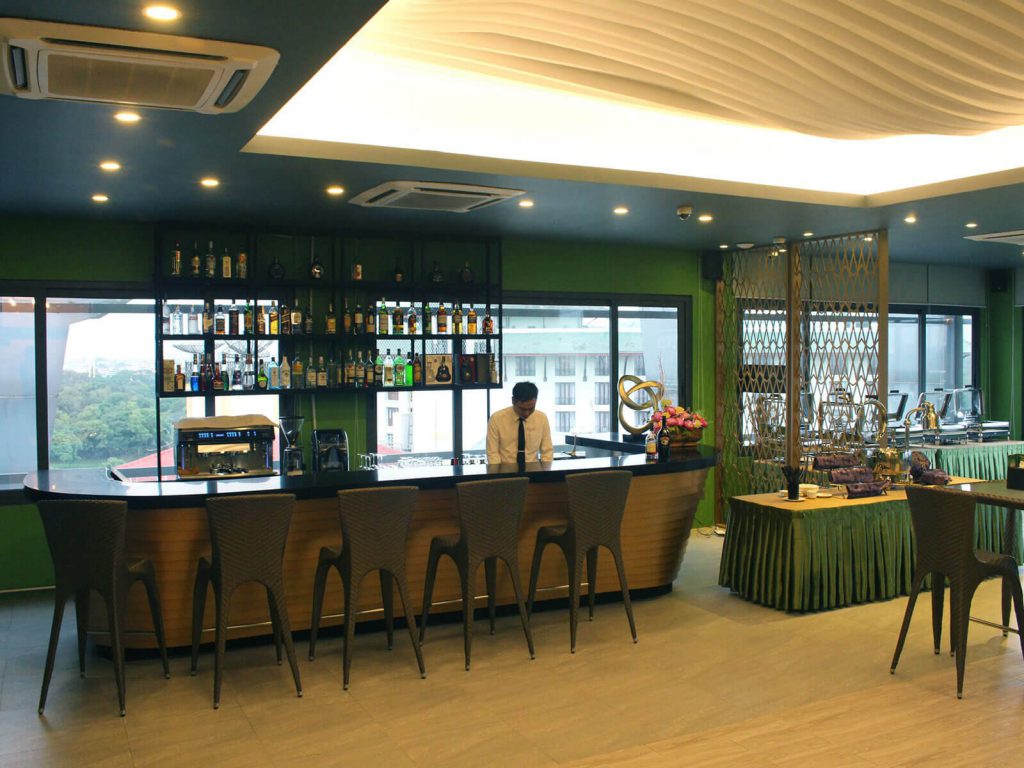 Yangon, Green Hill hotel | Rama Tours