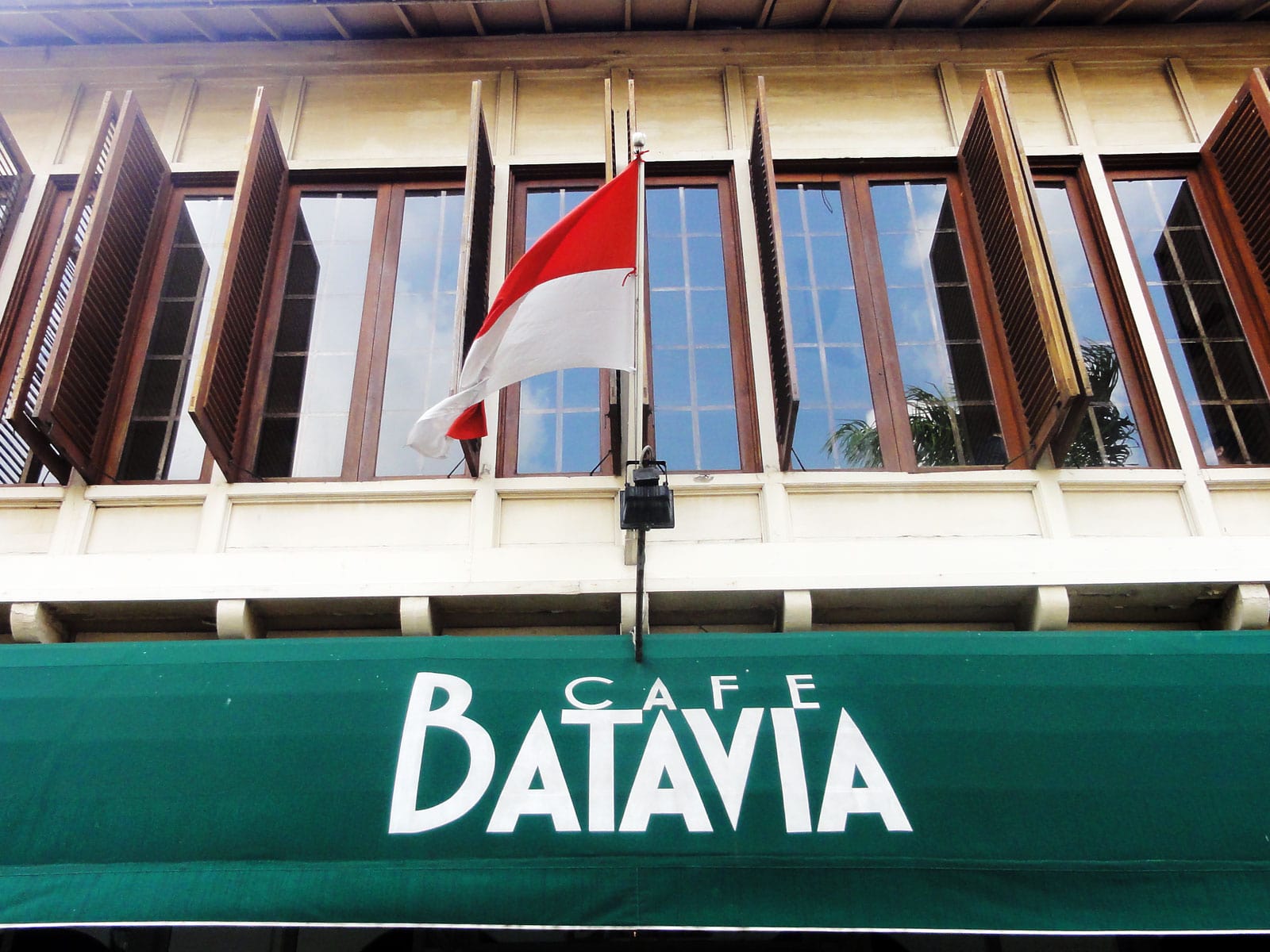 rootsreis indonesie blog jesper jakarta cafe batavia