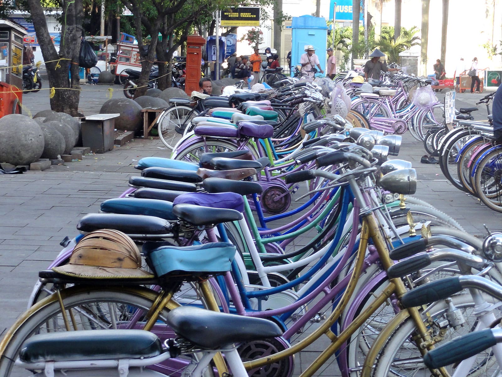 rootsreis indonesie blog jesper jakarta fietsen