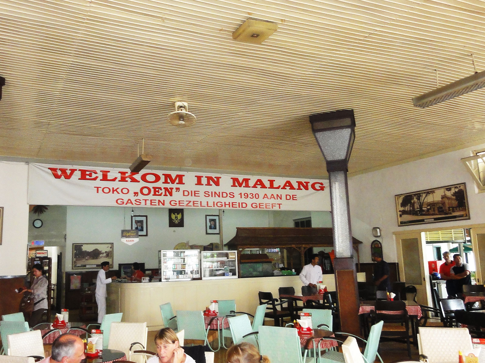 rootsreis indonesie blog jesper malang toko oen