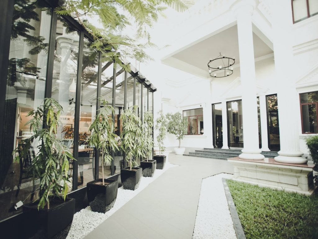 Phnom Penh, White Mansion | Rama Tours