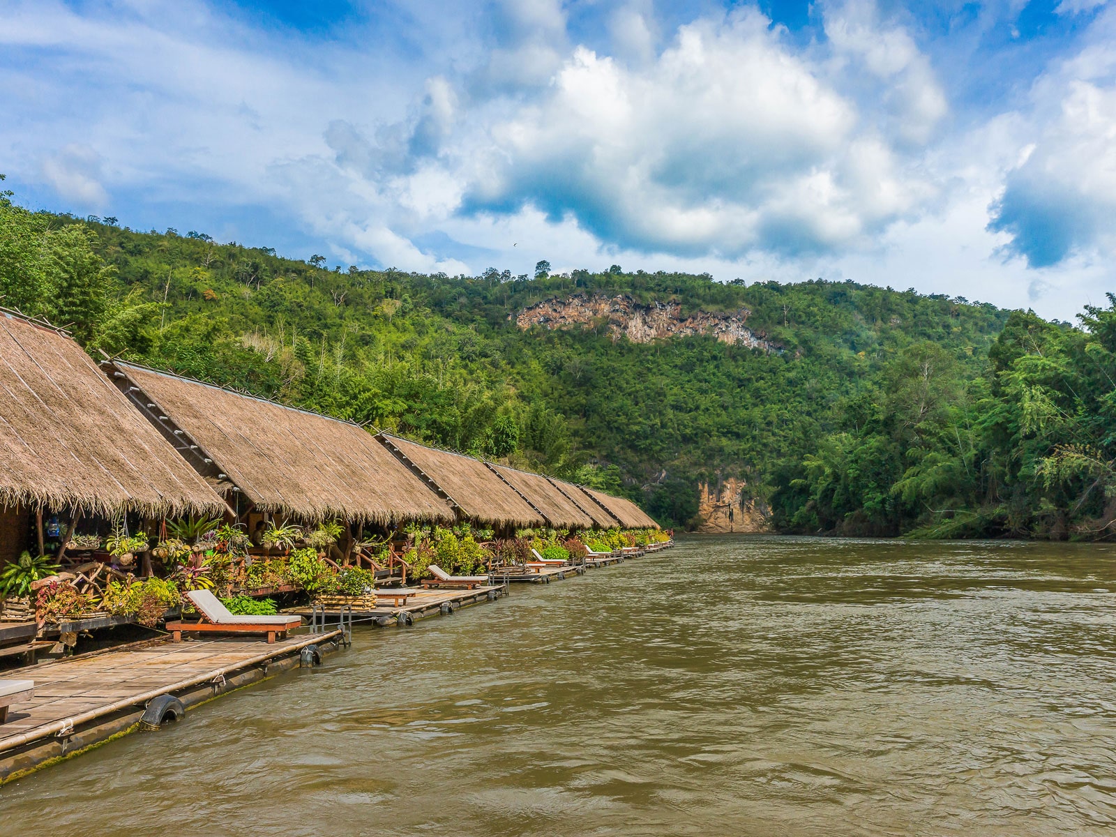 rondreis thailand kanchanaburi jungle rafts river kwai blog 3