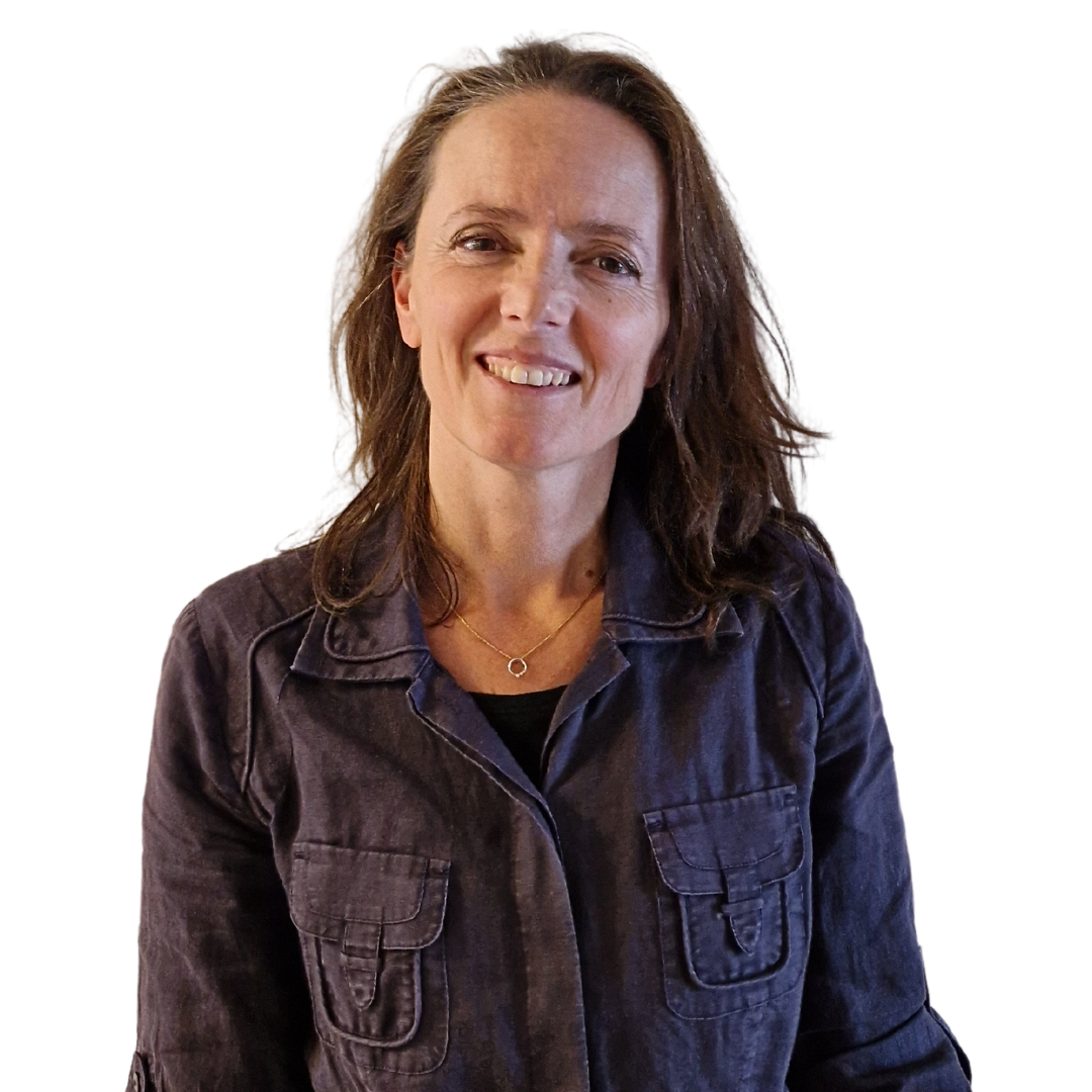 Collega Judith van Rama Tours met een witte achtergrond