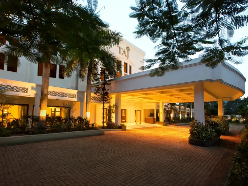 Chennai, Taj Connemara | Rama Tours