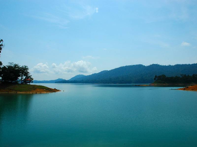 Lake Kenyir | Rama Tours