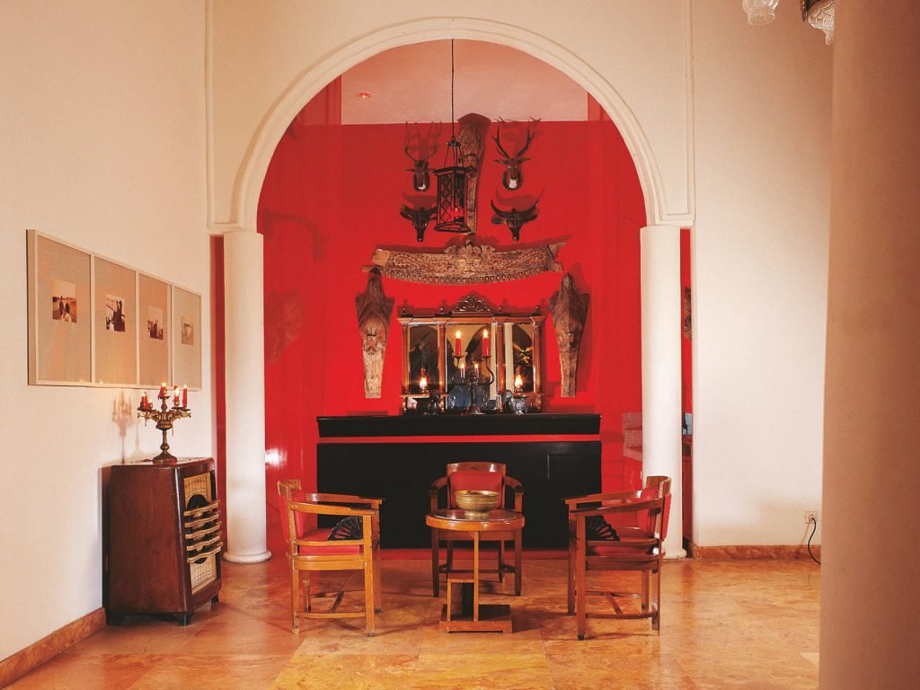 Blitar, Tugu hotel | Rama Tours