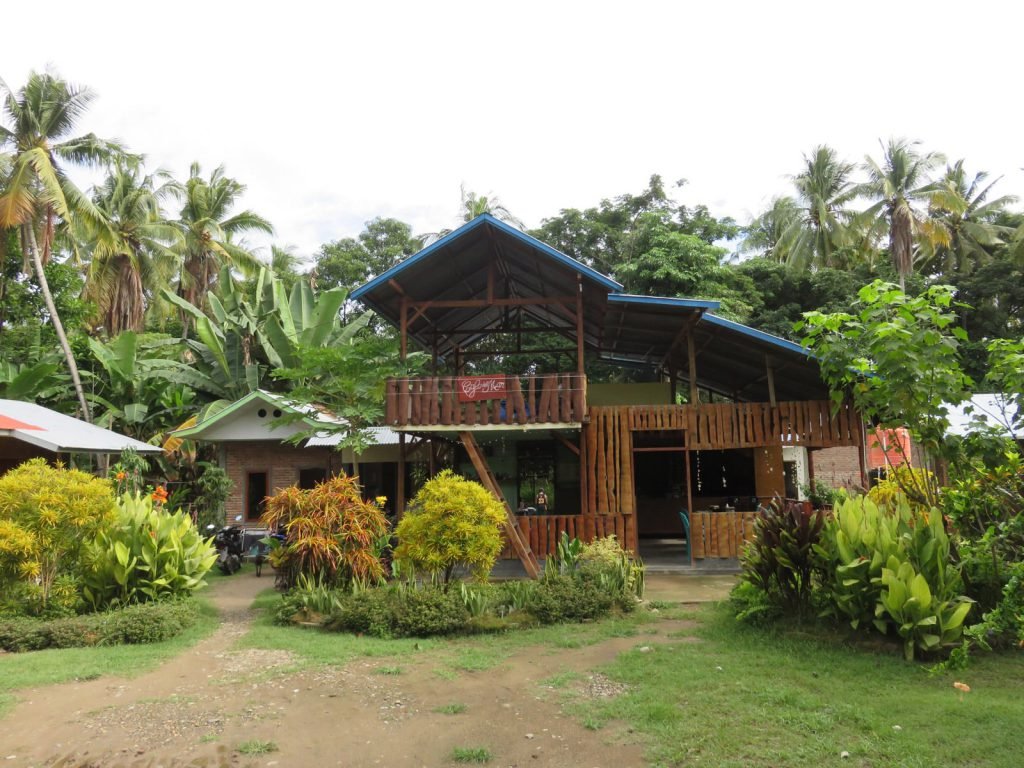Flores, Riung, Del Mar Café | Rama Tours