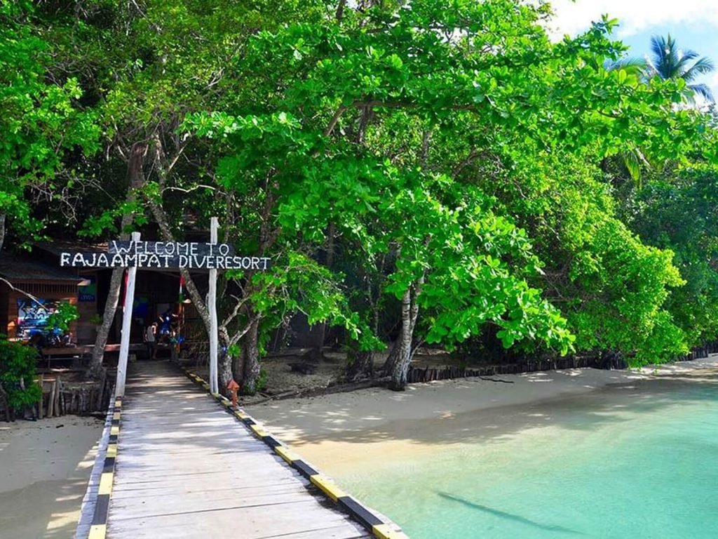Raja Ampat, Raja Ampat Dive Resort | Rama Tours