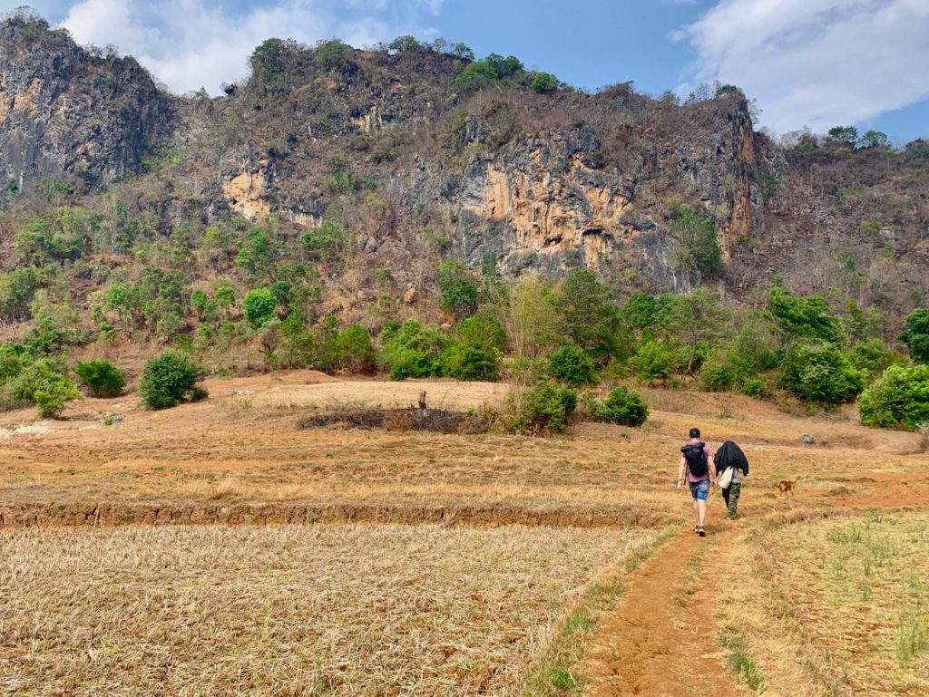 Hike in Myanmar collega Jón