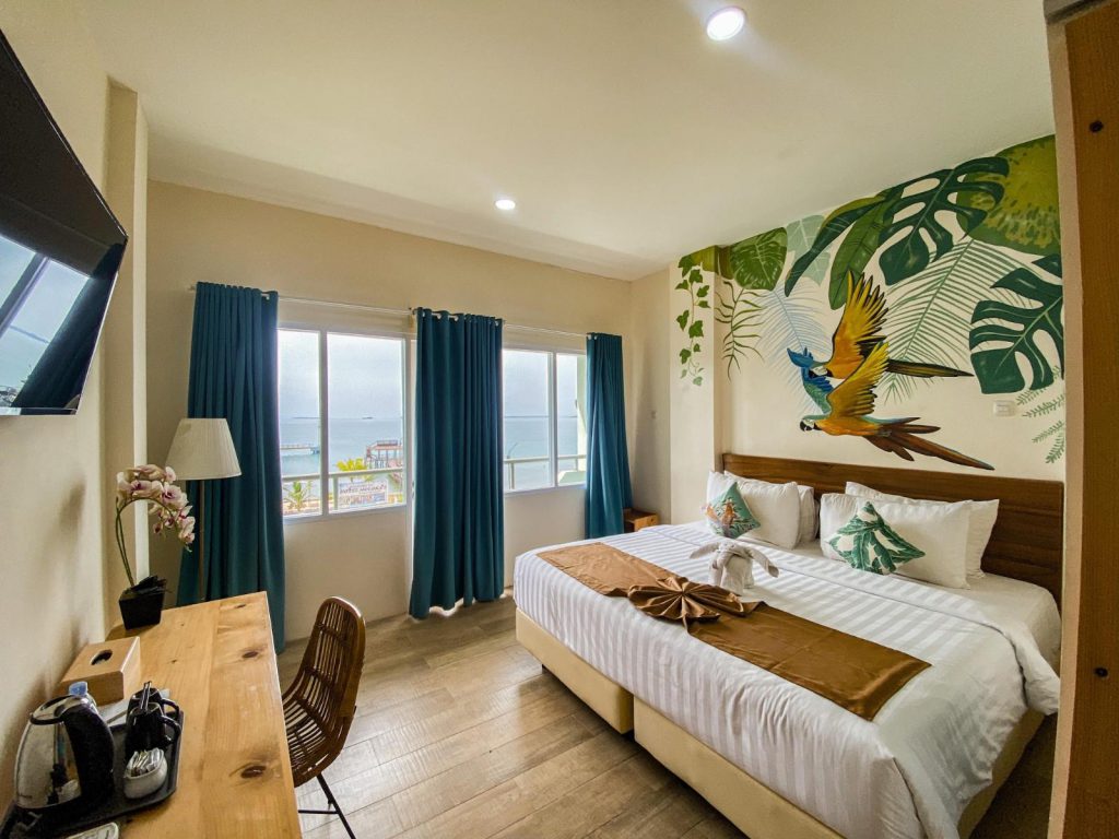 Morotai, Molokai Hotel | Rama Tours