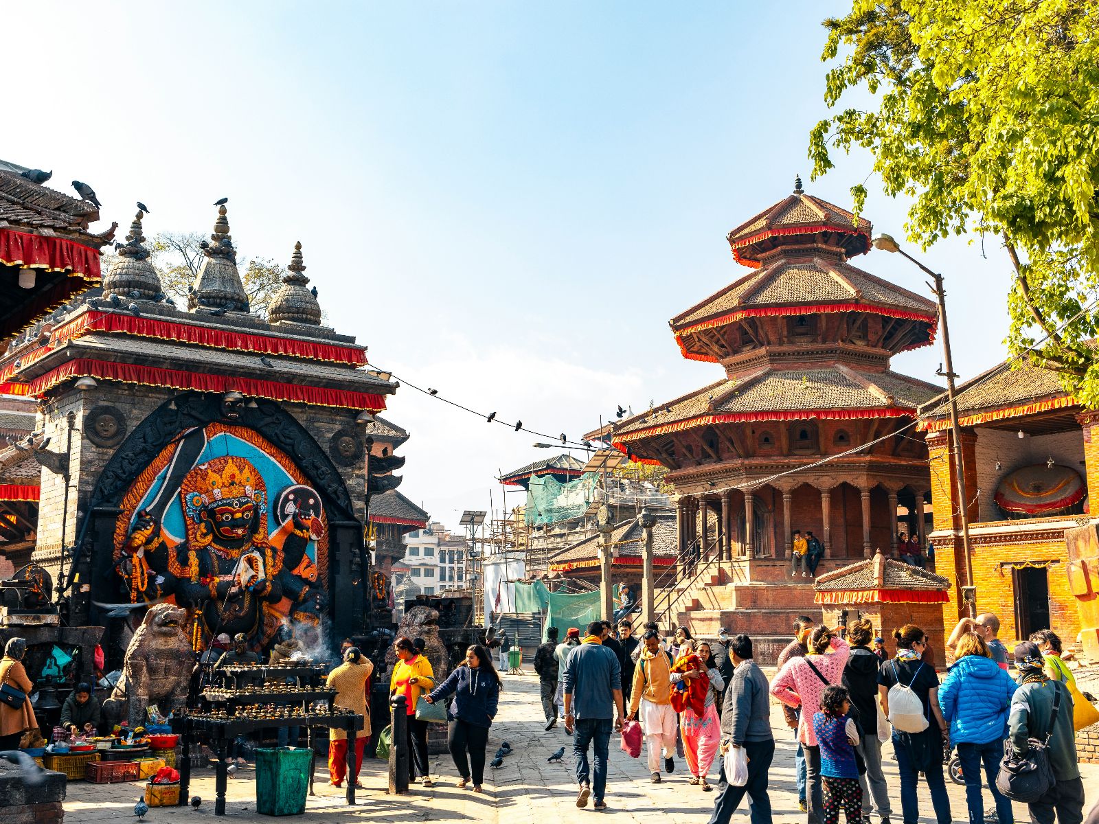 Rondreis Nepal, Kathmandu, Ingang van de Monkey Temple