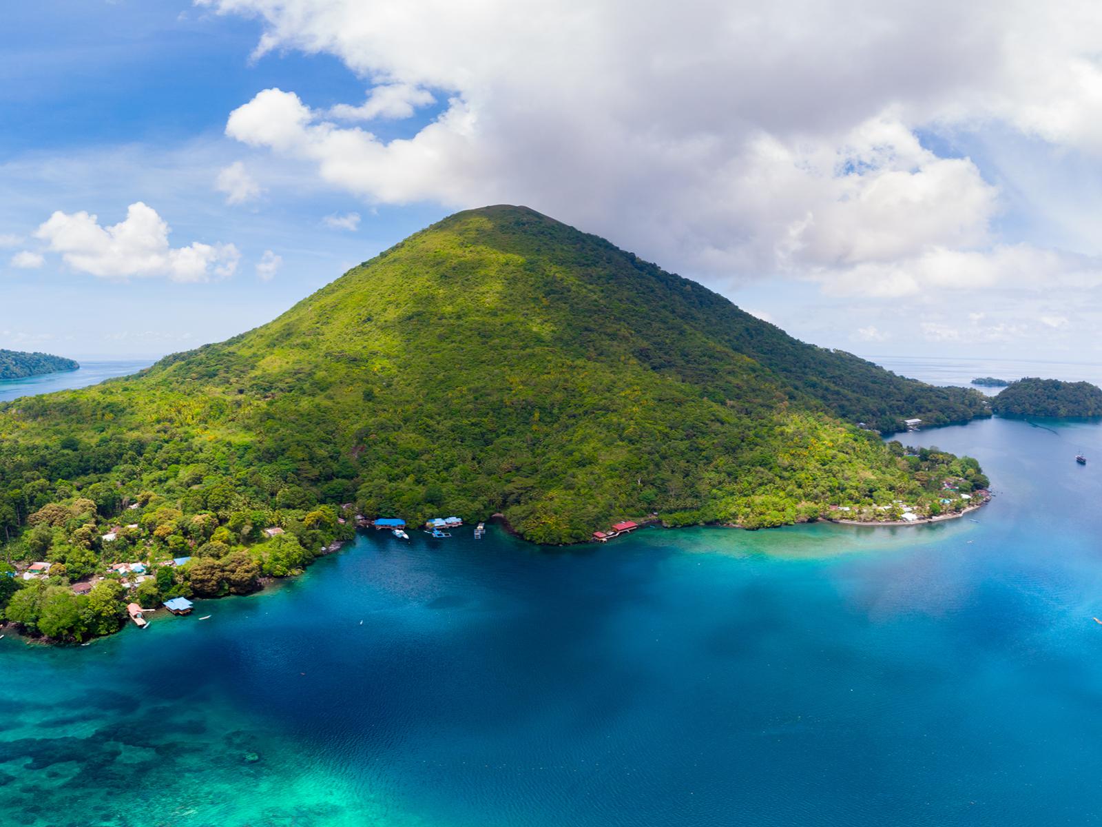 Rondreis Indonesië, Molukken, Banda Zee, Gunung Api, liveaboard