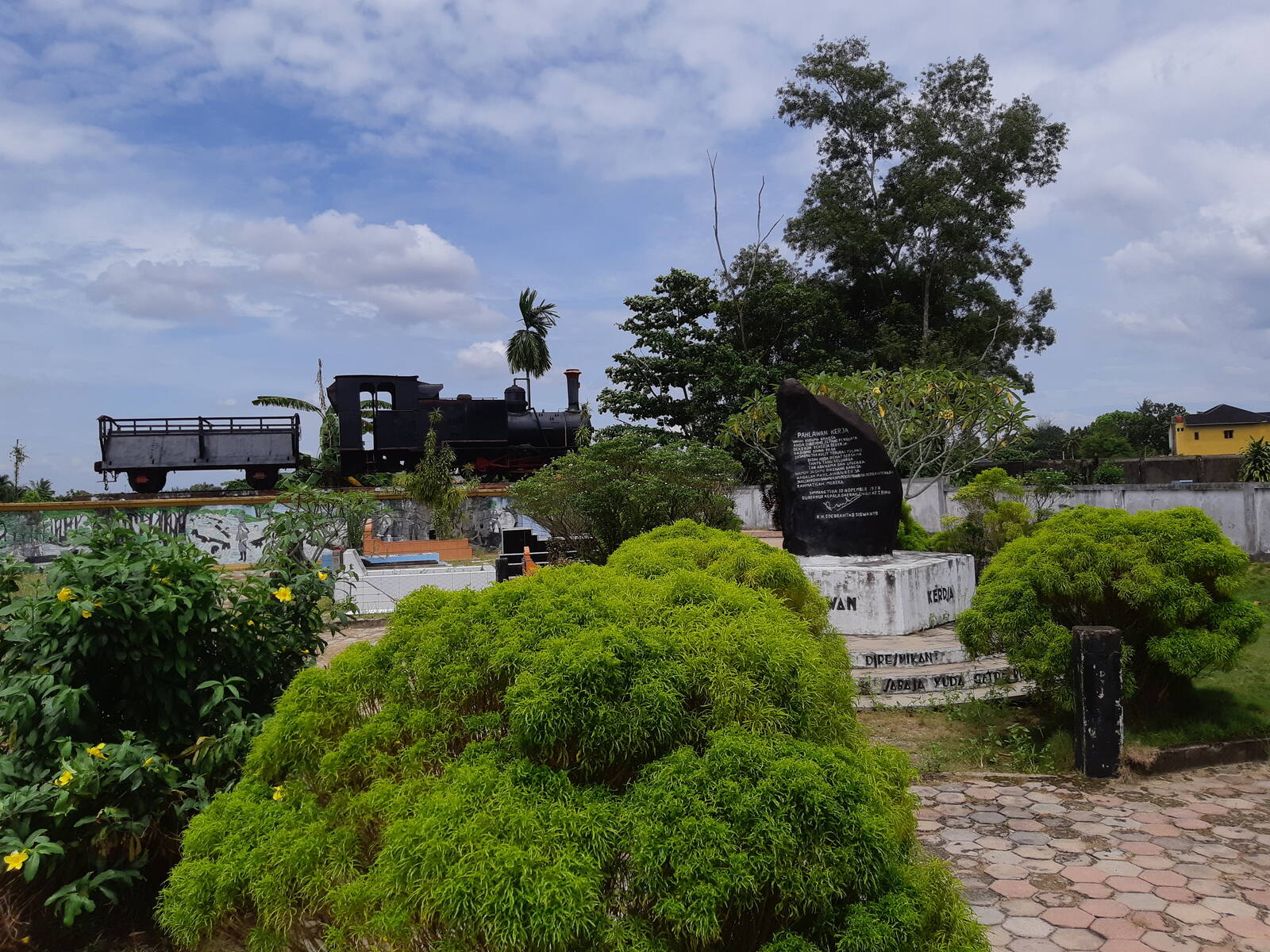 Rondreis Indonesië, Sumatra, SHBSS Pelgrimsreis Pekanbaru Spoorweg, Pekanbaru herdenkingsplaats