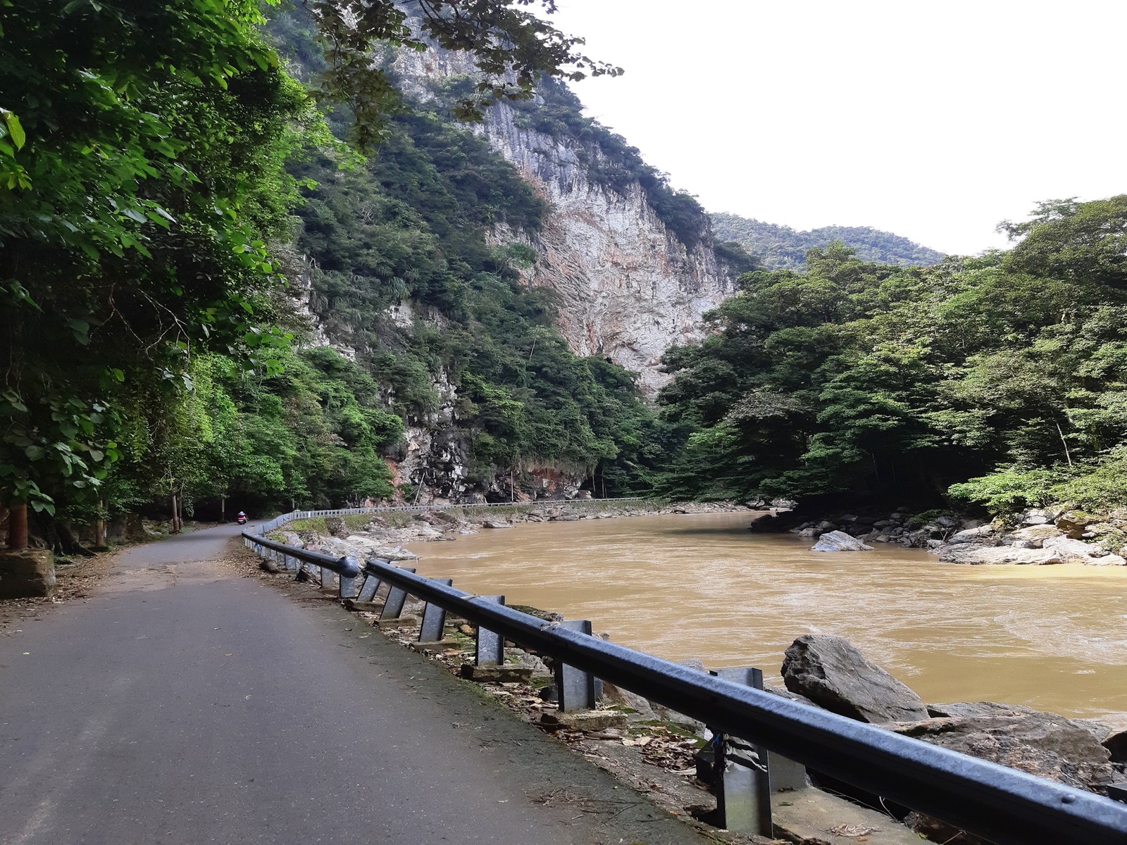 Rondreis Indonesië, Sumatra, SHBSS Pelgrimsreis Pekanbaru Spoorweg, Traject spoorweg door de Silokek kloof