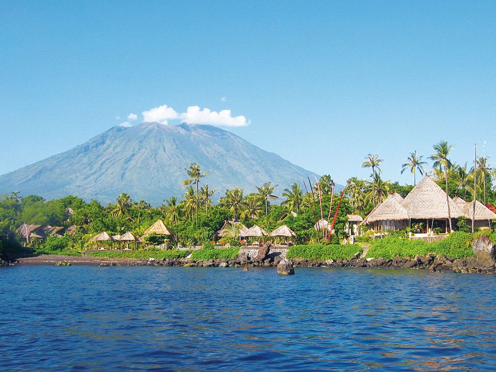 Tulamben, Alam Batu | Rama Tours