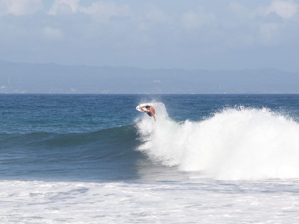 Reisspecialist Remco surfen Bali