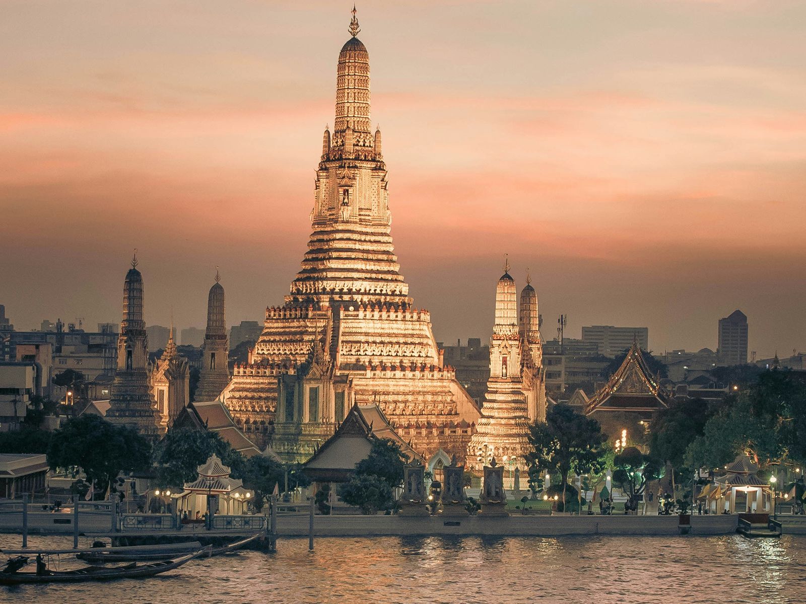 Rondreis Thailand, Bangkok, Wat Arun, zonsondergang en tempel
